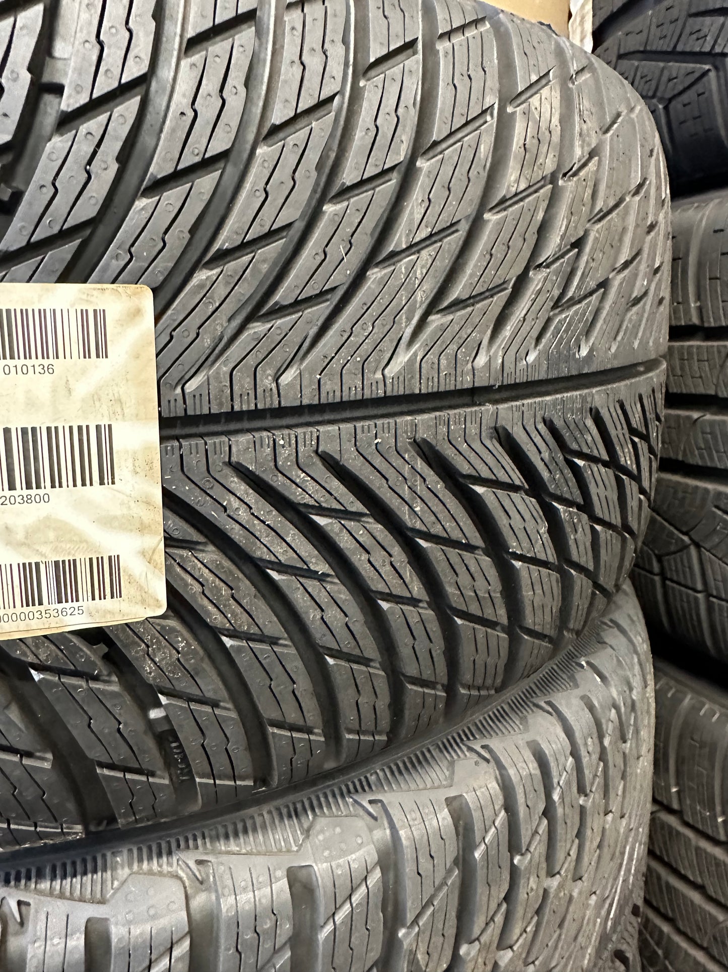 Оригинал Като Нови Mercedes C klasse W206 18 Zoll Мерцедес Ц класа W206 18 цола зимен комплект зимни гуми