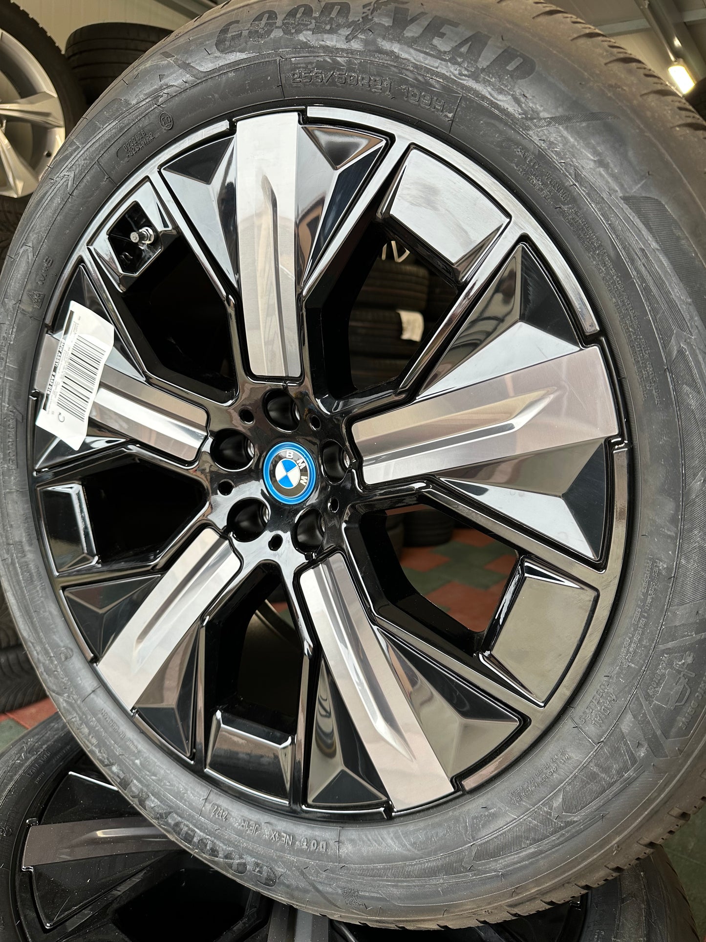 Нови Оригинални BMW iX20 i20 21 Zoll 1011 Бмв 21 цола джанти 1011 зимен комплект зимни гуми