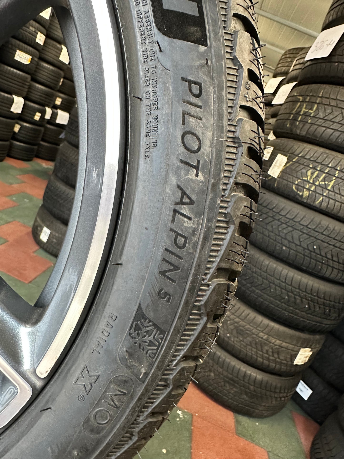 Като Нови Mercedes E Klasse W213 W238 AMG 19 Zoll Мерцедес E класа W213 W238 19 цола зимен комплект зимни гуми