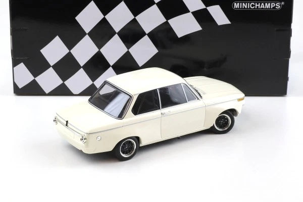 Bmw 2002 Plain Body 1970 Limited 300pcs white 1:18 Minichamps 155702600 Бмв 2002 бял Лимитирана