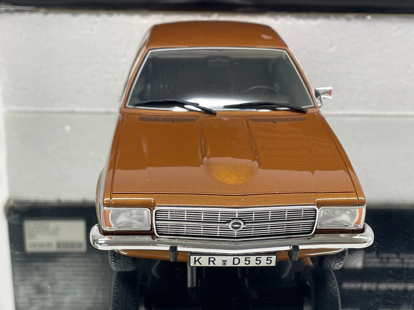 Opel Rekord D 2100D 1973 brown Limited 895/1000 1:18 BOS013 183930 Опел Рекорд кафяв
