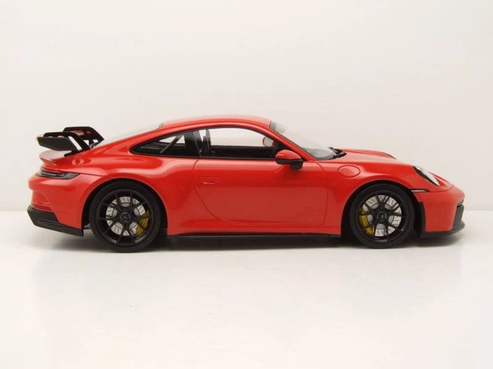 PORSCHE 911 992 GT3 2021 orange 1:18 Minichamps 117069000 Порше 911 992 ГТ3 оранжев