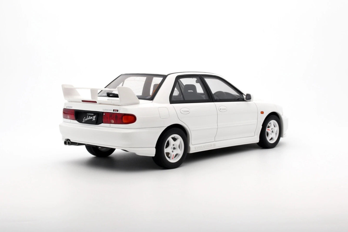 Mitsubishi Lancer EVO3 1995 white Limitiert 1:18 OTTO OT1065 Митсубиши Лансер Ево3 Лимитирана бял