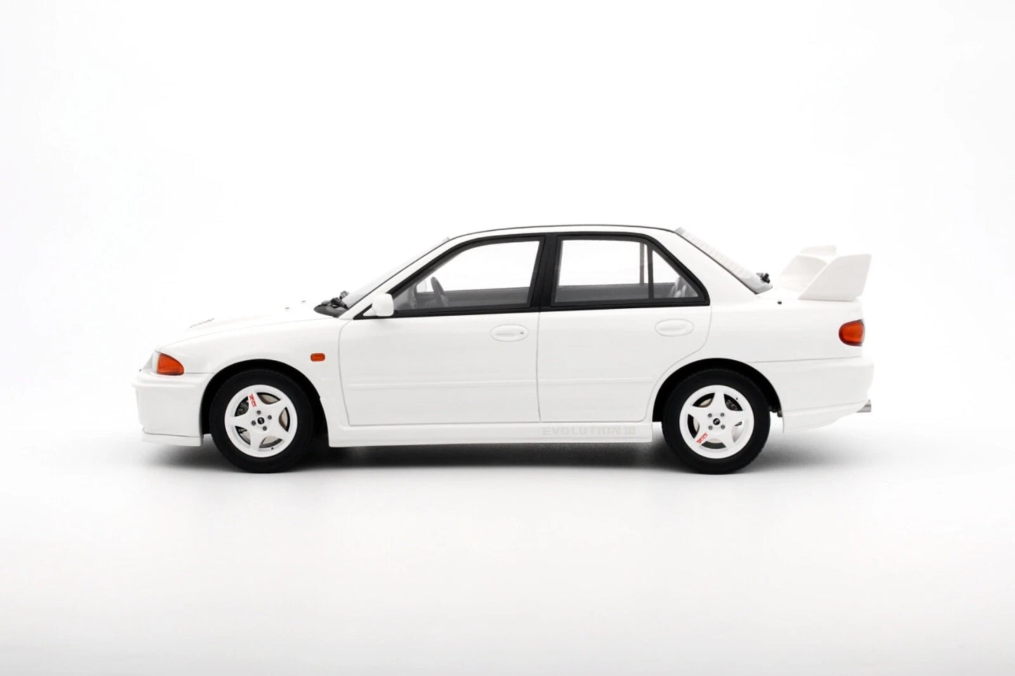 Mitsubishi Lancer EVO3 1995 white Limitiert 1:18 OTTO OT1065 Митсубиши Лансер Ево3 Лимитирана бял