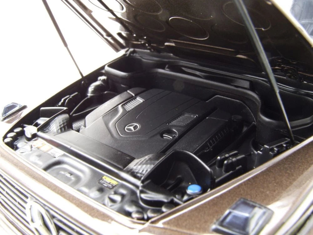 Mercedes Benz G500 braun 1:18 Minichamps 110037102 Мерцедес Бенц Г500 кафяв отваряем