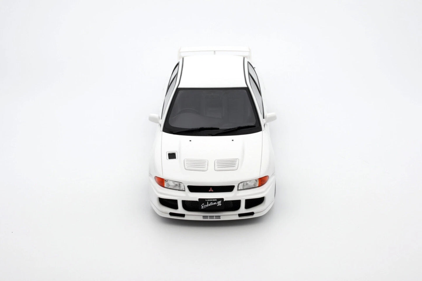 Mitsubishi Lancer EVO3 1995 white Limitiert 1:18 OTTO OT1065 Митсубиши Лансер Ево3 Лимитирана бял