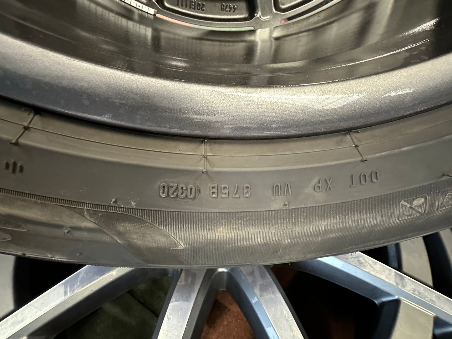 Оригинал Mercedes GLS63 AMG X167 W167 21 Zoll Мерцедес ГЛС63 АМГ X167 W167 21 цола джанти зимен комплект зимни гуми