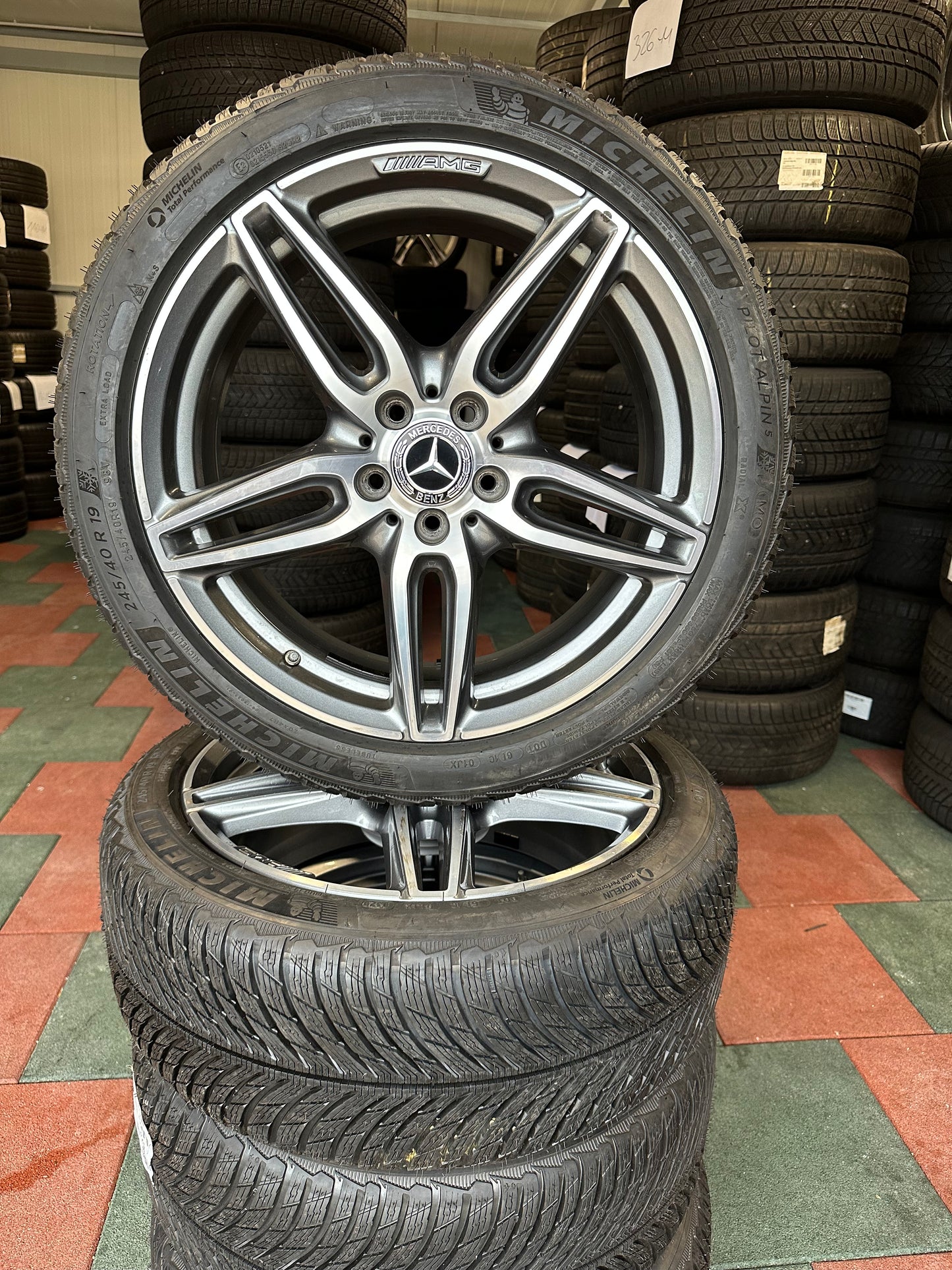 Като Нови Mercedes E Klasse W213 W238 AMG 19 Zoll Мерцедес E класа W213 W238 19 цола зимен комплект зимни гуми