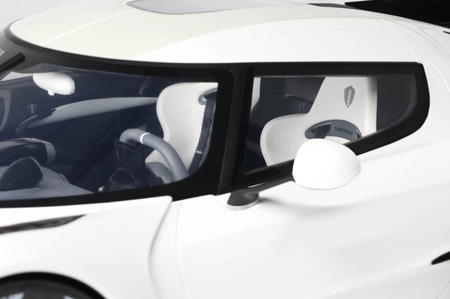 Koenigsegg Jesko Limitiert white 1:12 GT Spirit GT501 Кьонигсег Йеско Лимитирана