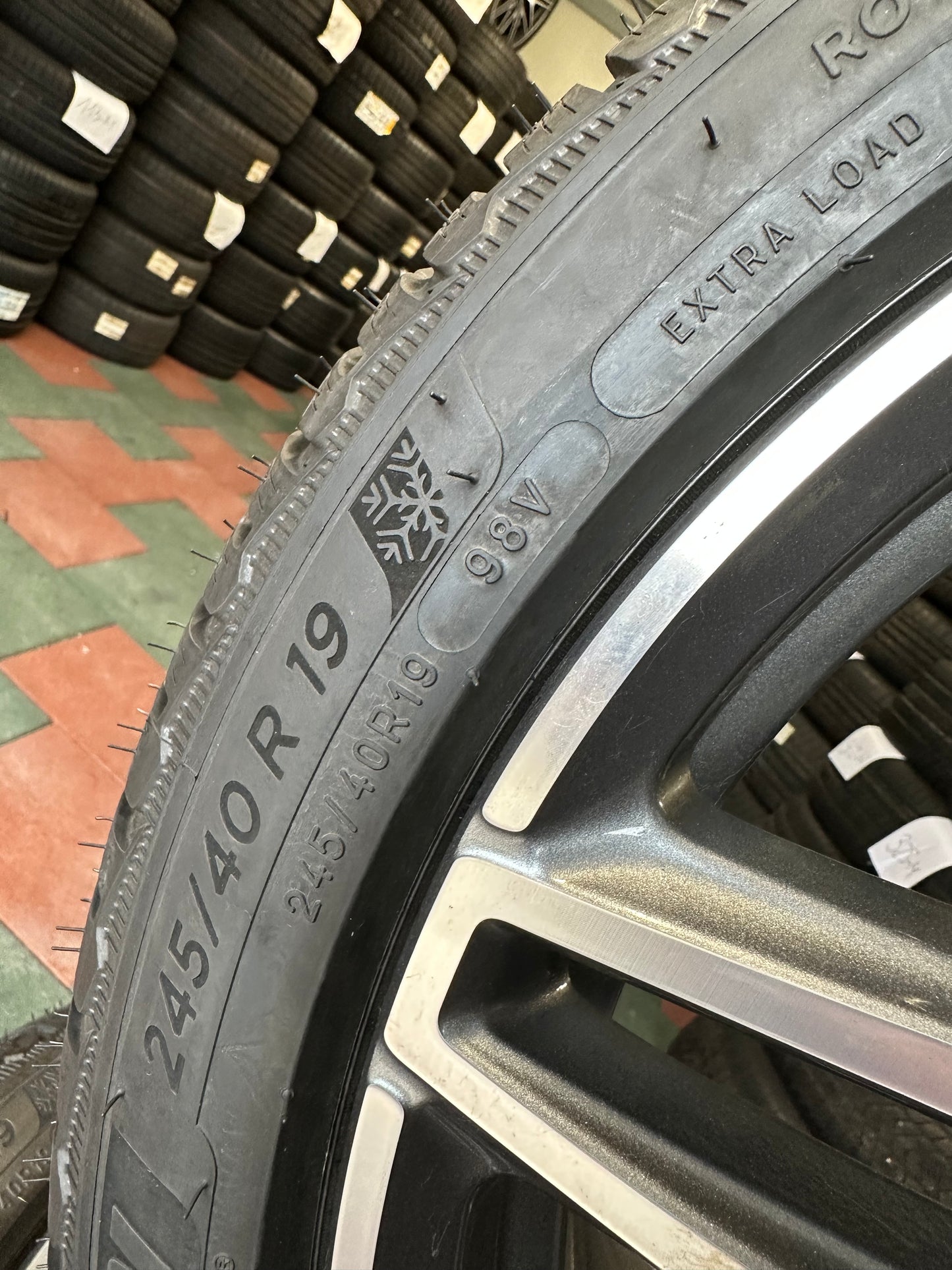 Като Нови Mercedes E Klasse W213 W238 AMG 19 Zoll Мерцедес E класа W213 W238 19 цола зимен комплект зимни гуми