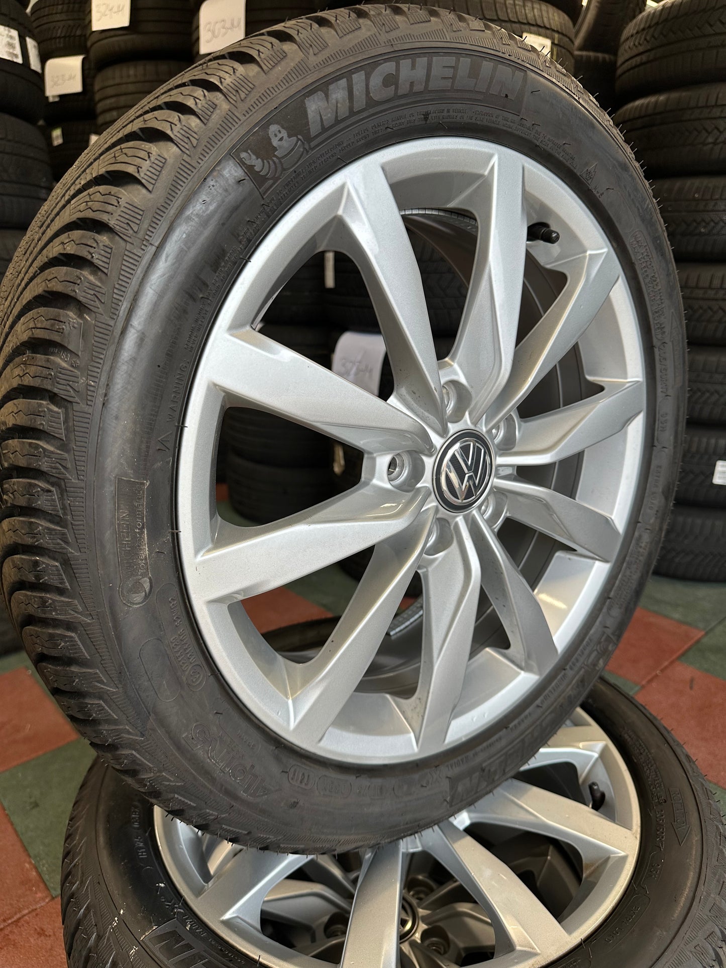 Оригинал VW Volkswagen Golf 6 7 17 Zoll Фолксваген Голф 6 7 17 цола Алуминиеви джанти зимен комплект зимни гуми