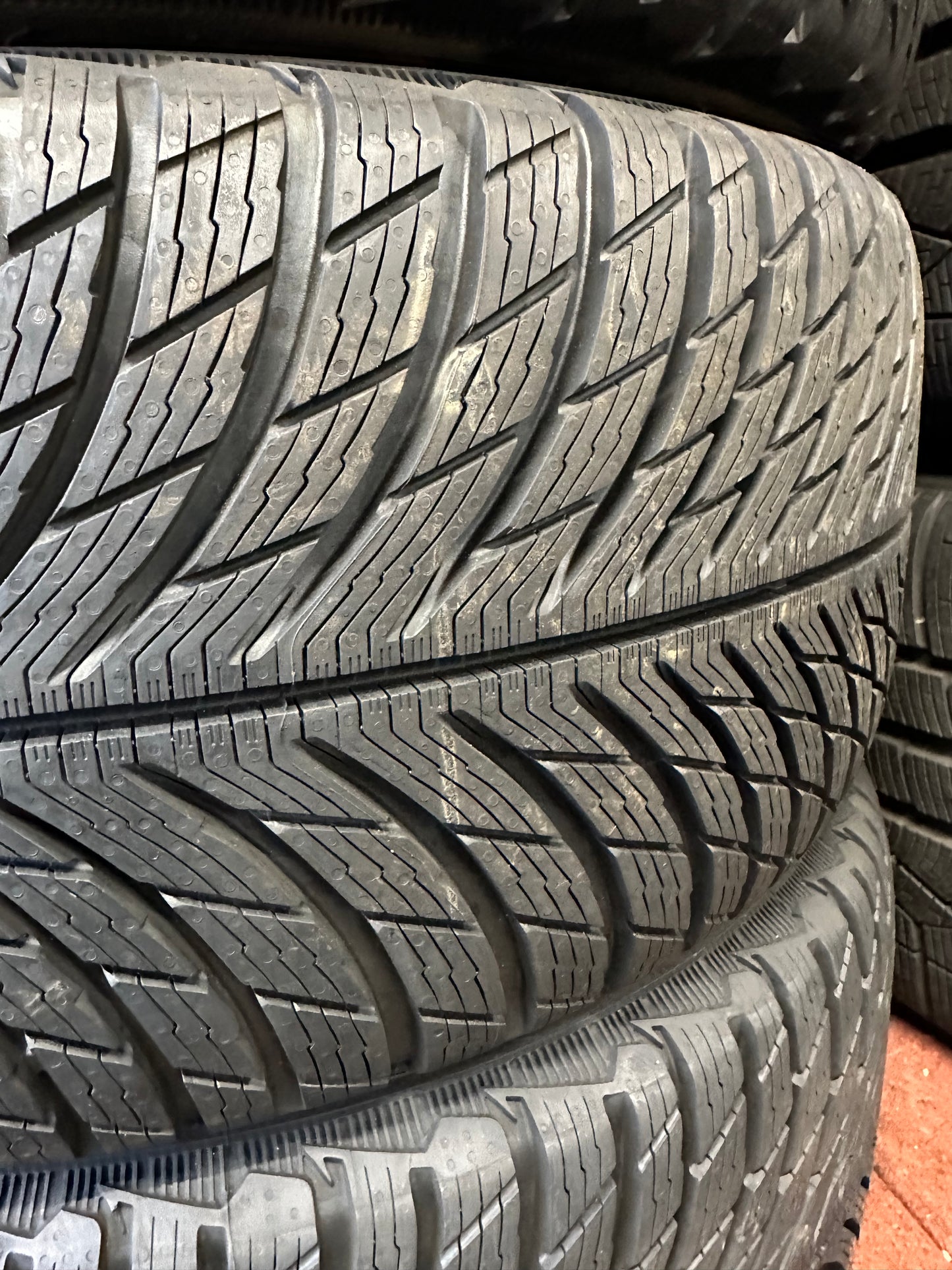 Оригинал Като Нови Mercedes C klasse W206 18 Zoll Мерцедес Ц класа W206 18 цола зимен комплект зимни гуми