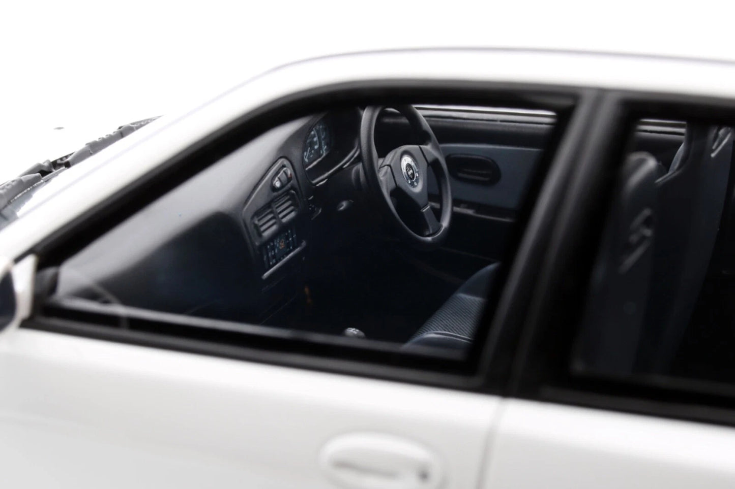 Mitsubishi Lancer EVO3 1995 white Limitiert 1:18 OTTO OT1065 Митсубиши Лансер Ево3 Лимитирана бял