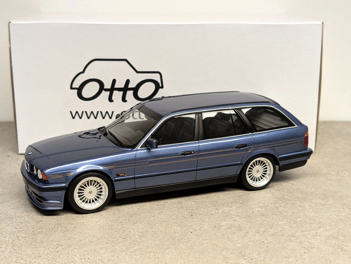 Bmw E34 B10 Alpina 4.0 Kombi blue Limitiert 1:18 OTTO OT944 Бмв Б10 Алпина Е34 Комби син Лимитирана
