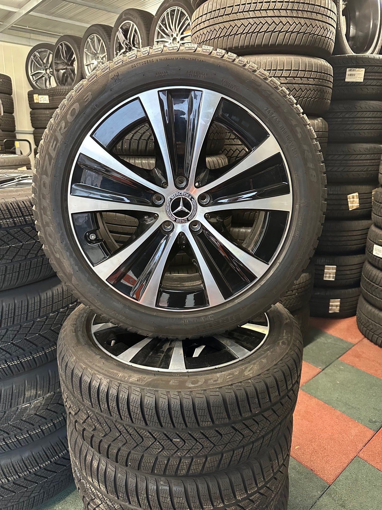 Като Нови Mercedes E Klasse Hybrid W213 18 Zoll Мерцедес E класа Хибрид W213 W238 18 цола зимен комплект зимни гуми