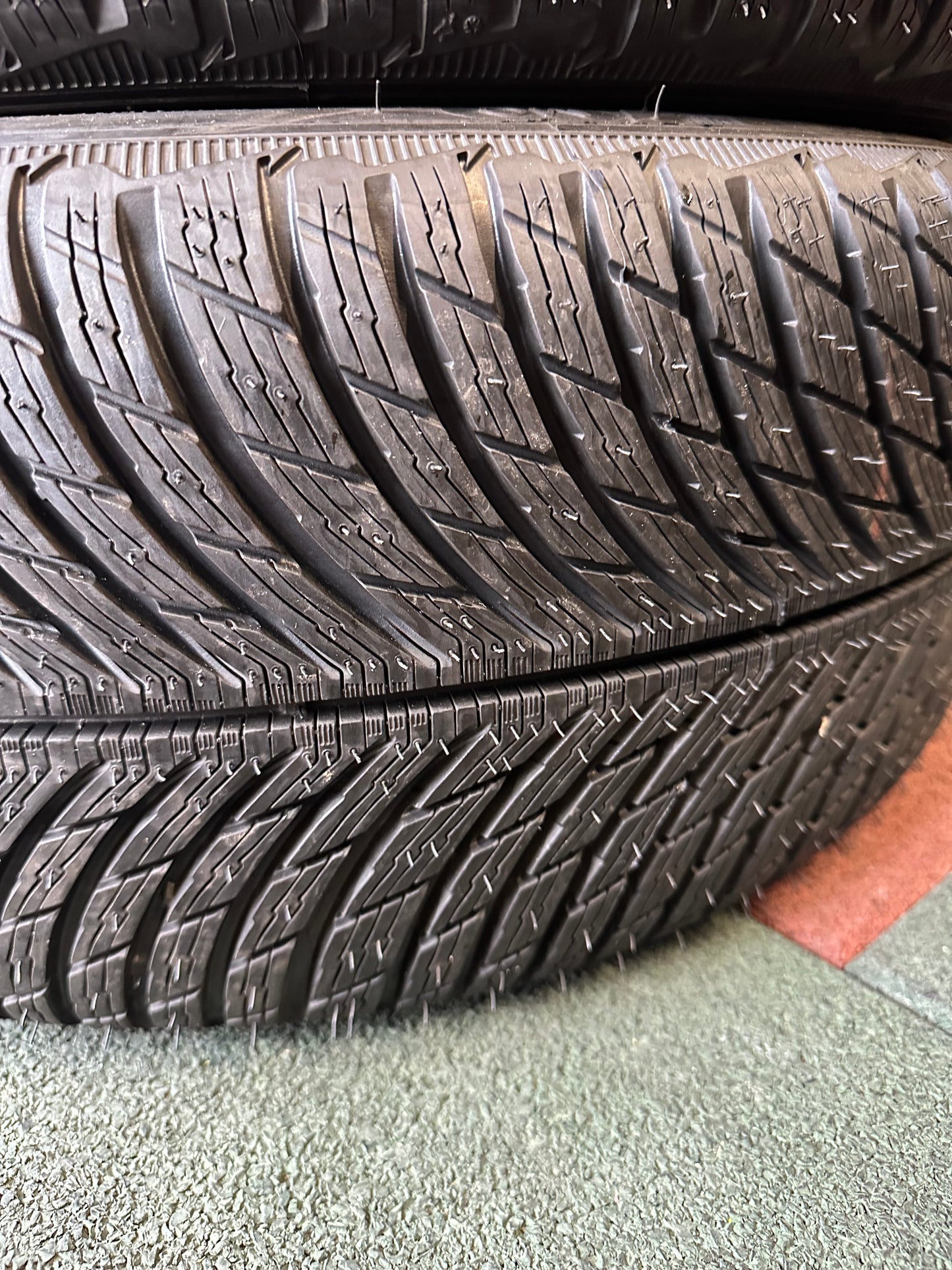 Като Нови Mercedes E Klasse W213 W238 AMG 19 Zoll Мерцедес E класа W213 W238 19 цола зимен комплект зимни гуми