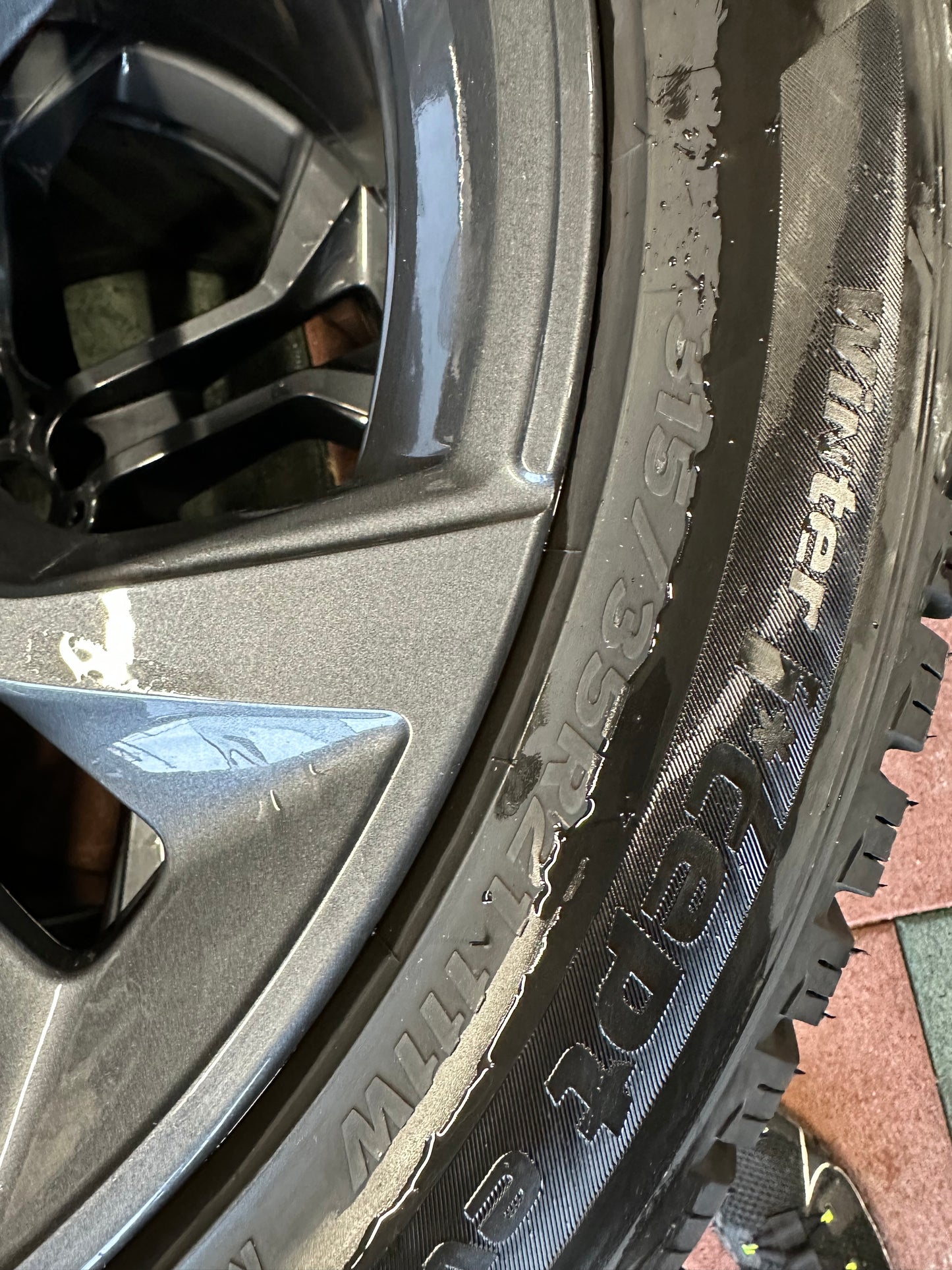 Оригинални BMW X5 X6 G05 G06 21 Zoll 744 Бмв X5 X6 G05 G06 21 цола зимен комплект зимни гуми 5x112