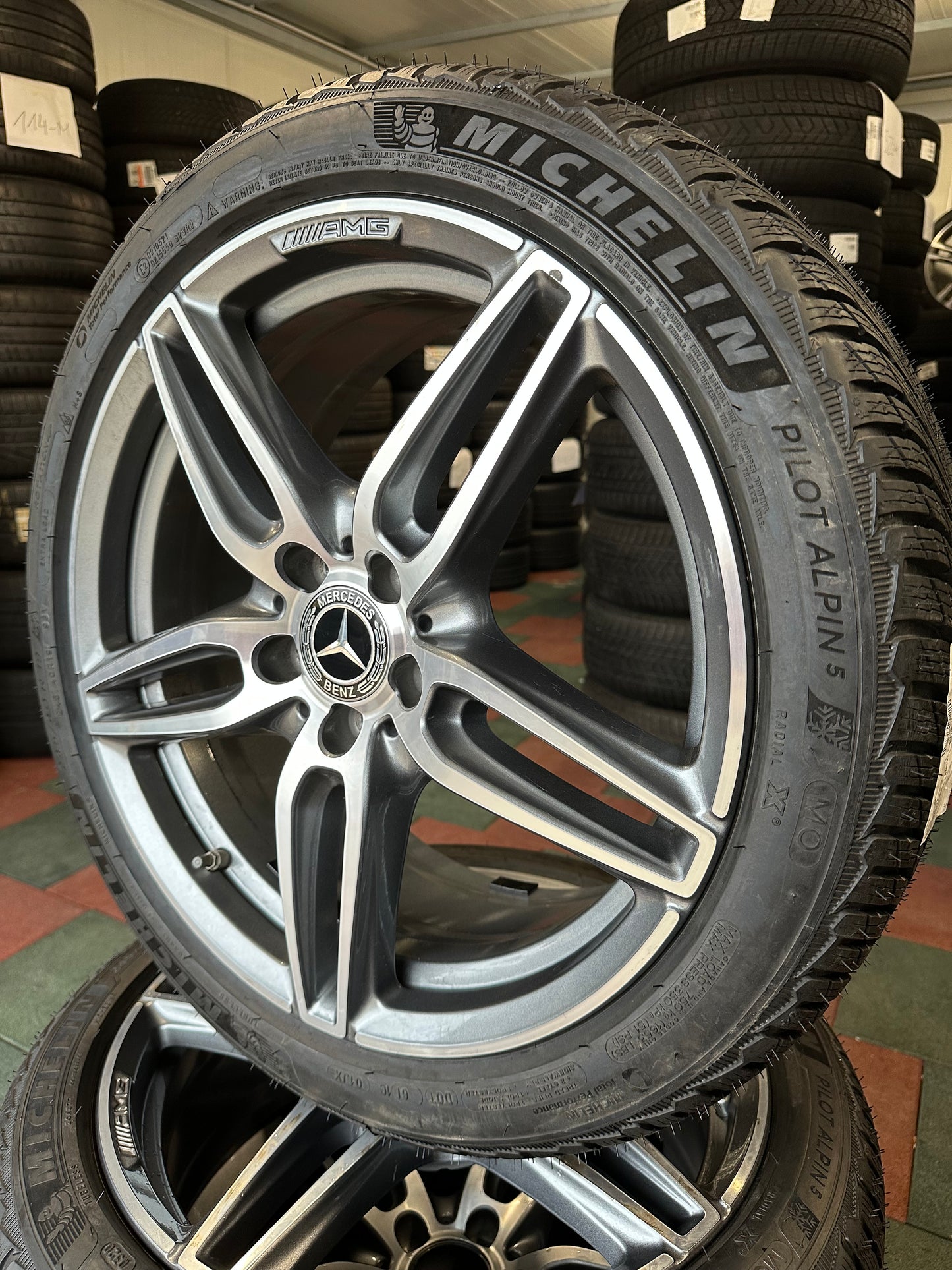 Като Нови Mercedes E Klasse W213 W238 AMG 19 Zoll Мерцедес E класа W213 W238 19 цола зимен комплект зимни гуми