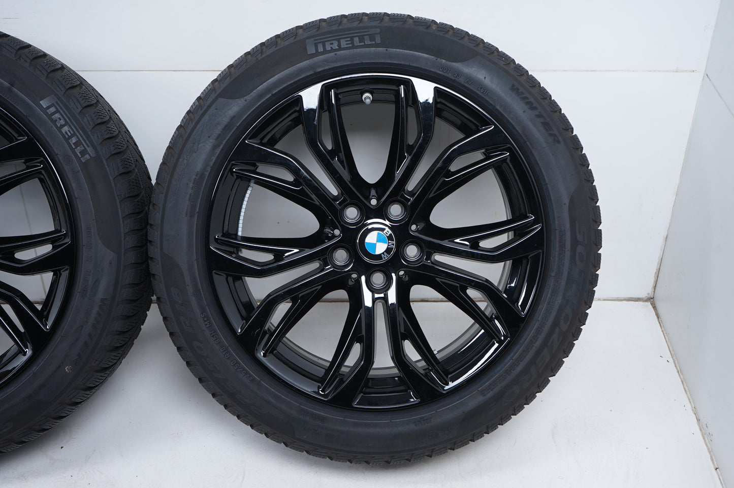 Оригинал BMW X1 X2 F48 F39 18 Zoll Бмв 225 50 18 цола зимен комплект зимни гуми 5x112