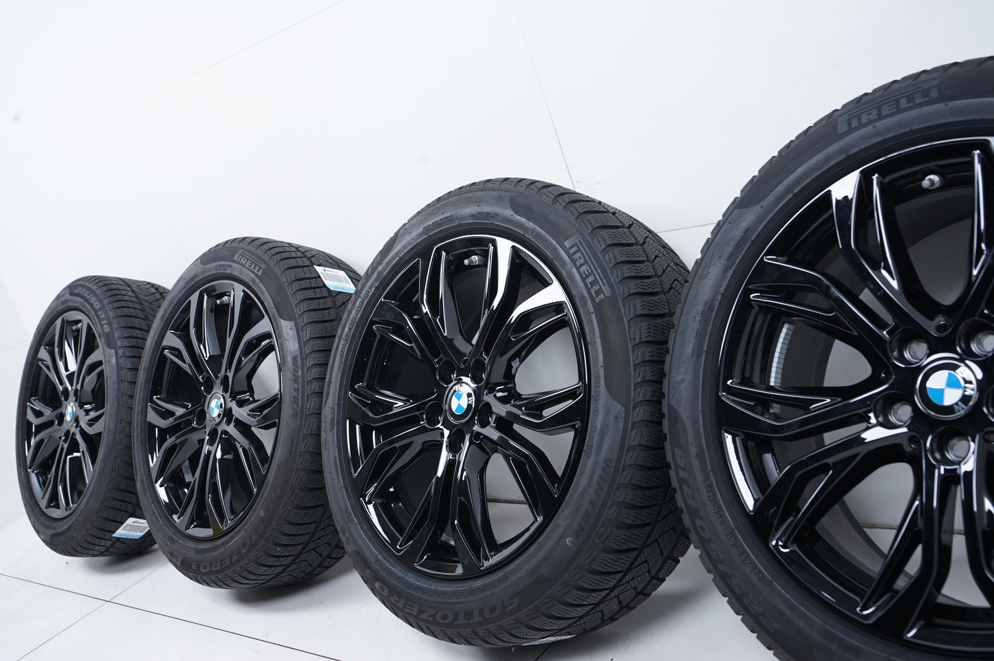 Оригинал BMW X1 X2 F48 F39 18 Zoll Бмв 225 50 18 цола зимен комплект зимни гуми 5x112