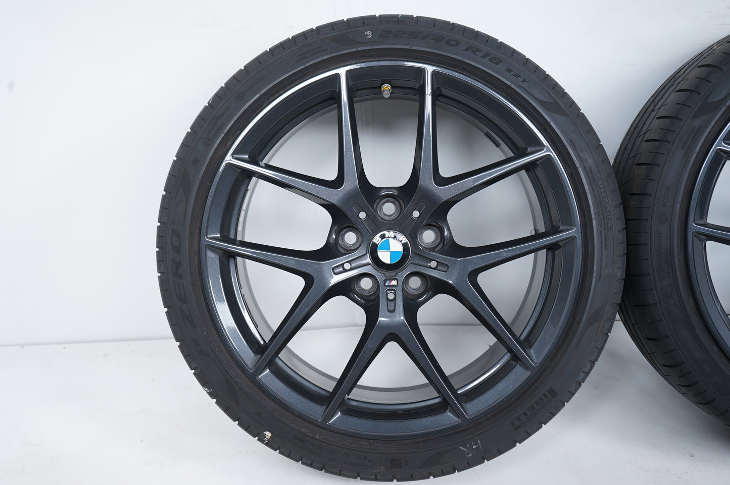 BMW 1er 2er серия F40 F44 18 Zoll 554M Бмв 1-ва 2-ра серия Ф40 Ф44 18 цола 554М летен комплект летни гуми