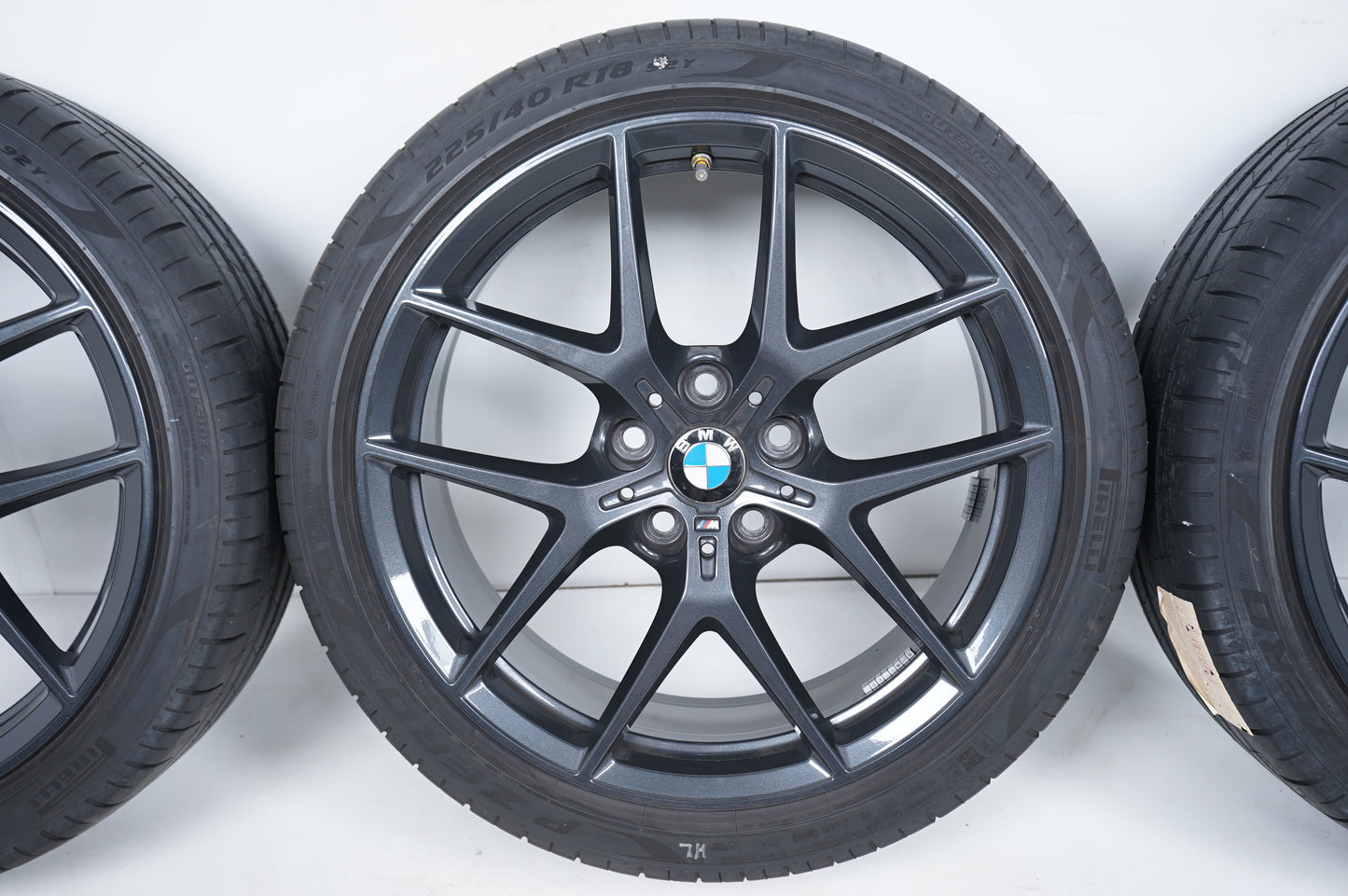 BMW 1er 2er серия F40 F44 18 Zoll 554M Бмв 1-ва 2-ра серия Ф40 Ф44 18 цола 554М летен комплект летни гуми