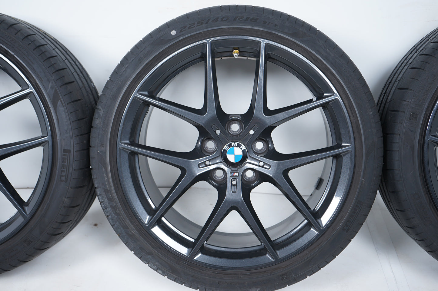 BMW 1er 2er серия F40 F44 18 Zoll 554M Бмв 1-ва 2-ра серия Ф40 Ф44 18 цола 554М летен комплект летни гуми