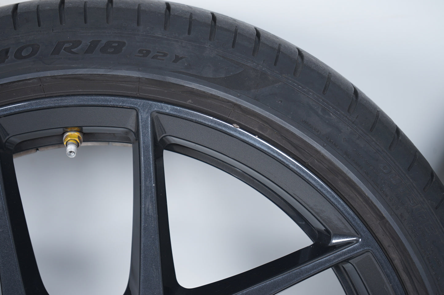 BMW 1er 2er серия F40 F44 18 Zoll 554M Бмв 1-ва 2-ра серия Ф40 Ф44 18 цола 554М летен комплект летни гуми