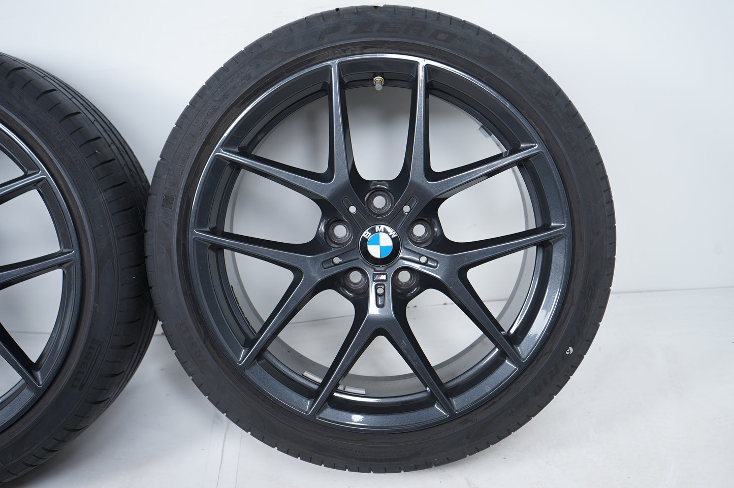 BMW 1er 2er серия F40 F44 18 Zoll 554M Бмв 1-ва 2-ра серия Ф40 Ф44 18 цола 554М летен комплект летни гуми
