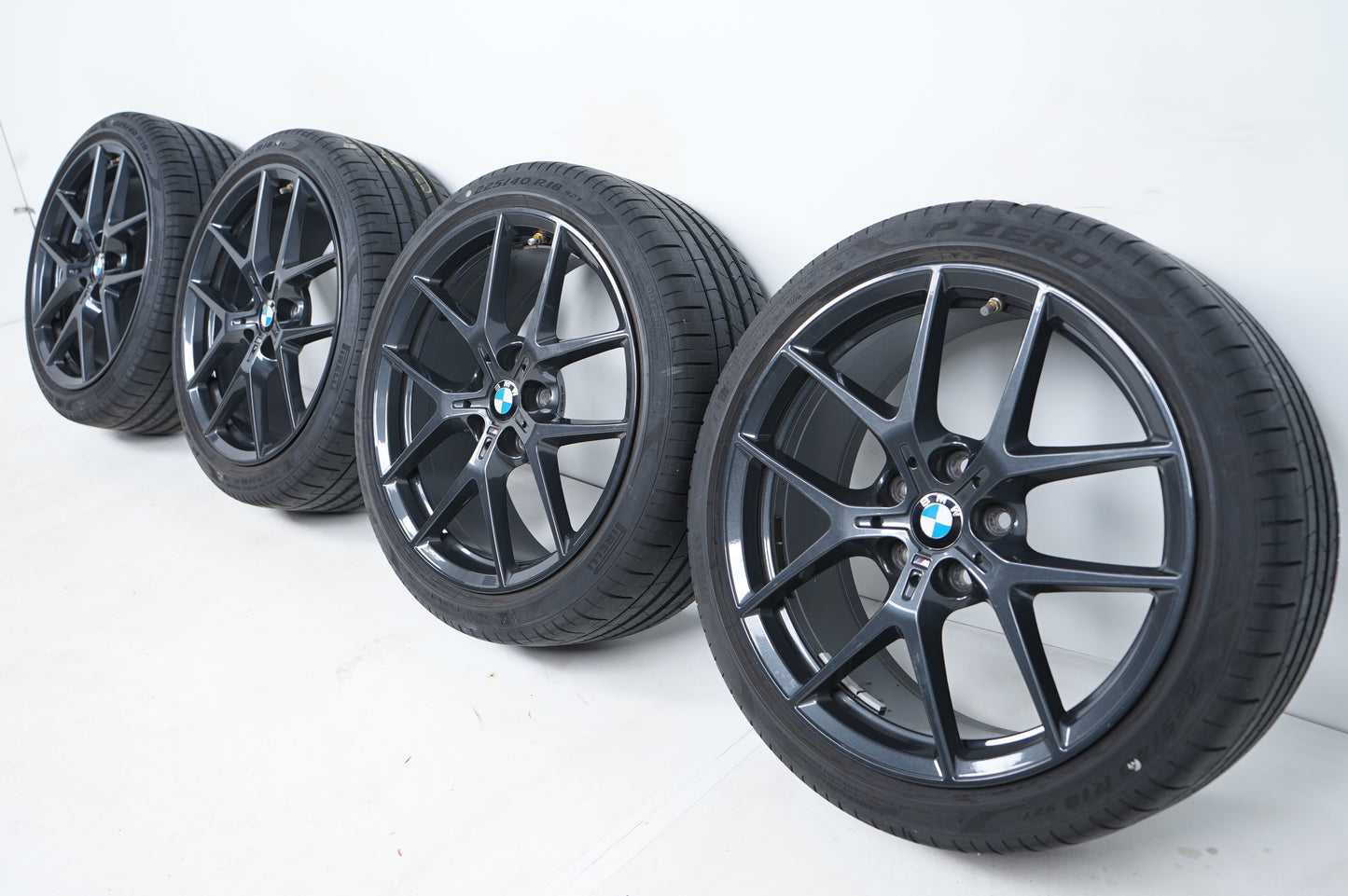 BMW 1er 2er серия F40 F44 18 Zoll 554M Бмв 1-ва 2-ра серия Ф40 Ф44 18 цола 554М летен комплект летни гуми