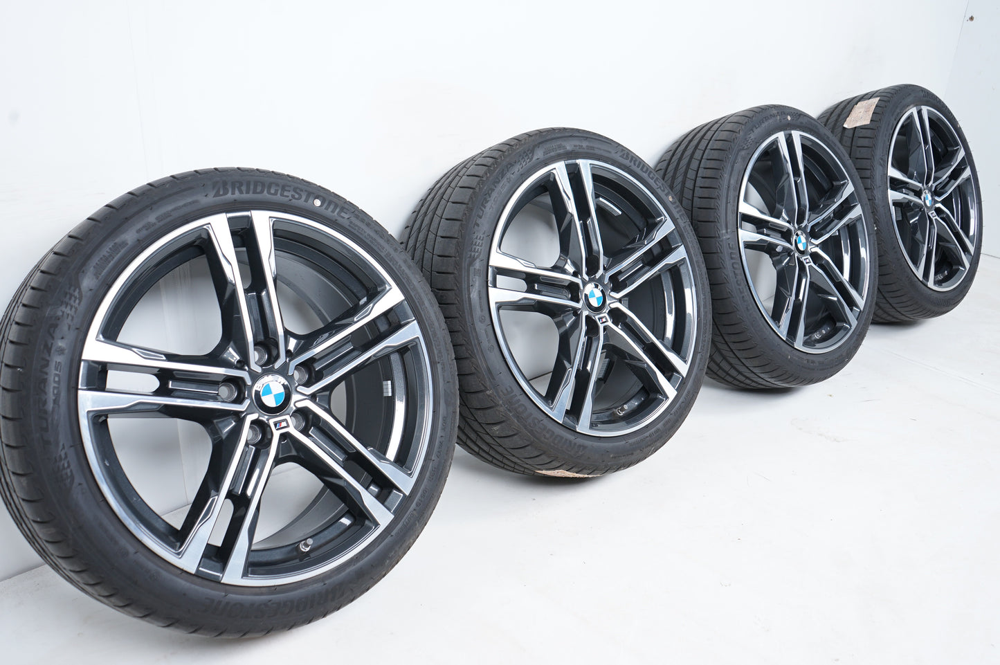 BMW 1er 2er серия F40 F44 18 Zoll 819M Бмв 1-ва 2-ра серия Ф40 Ф44 18 цола 819М летен комплект летни гуми
