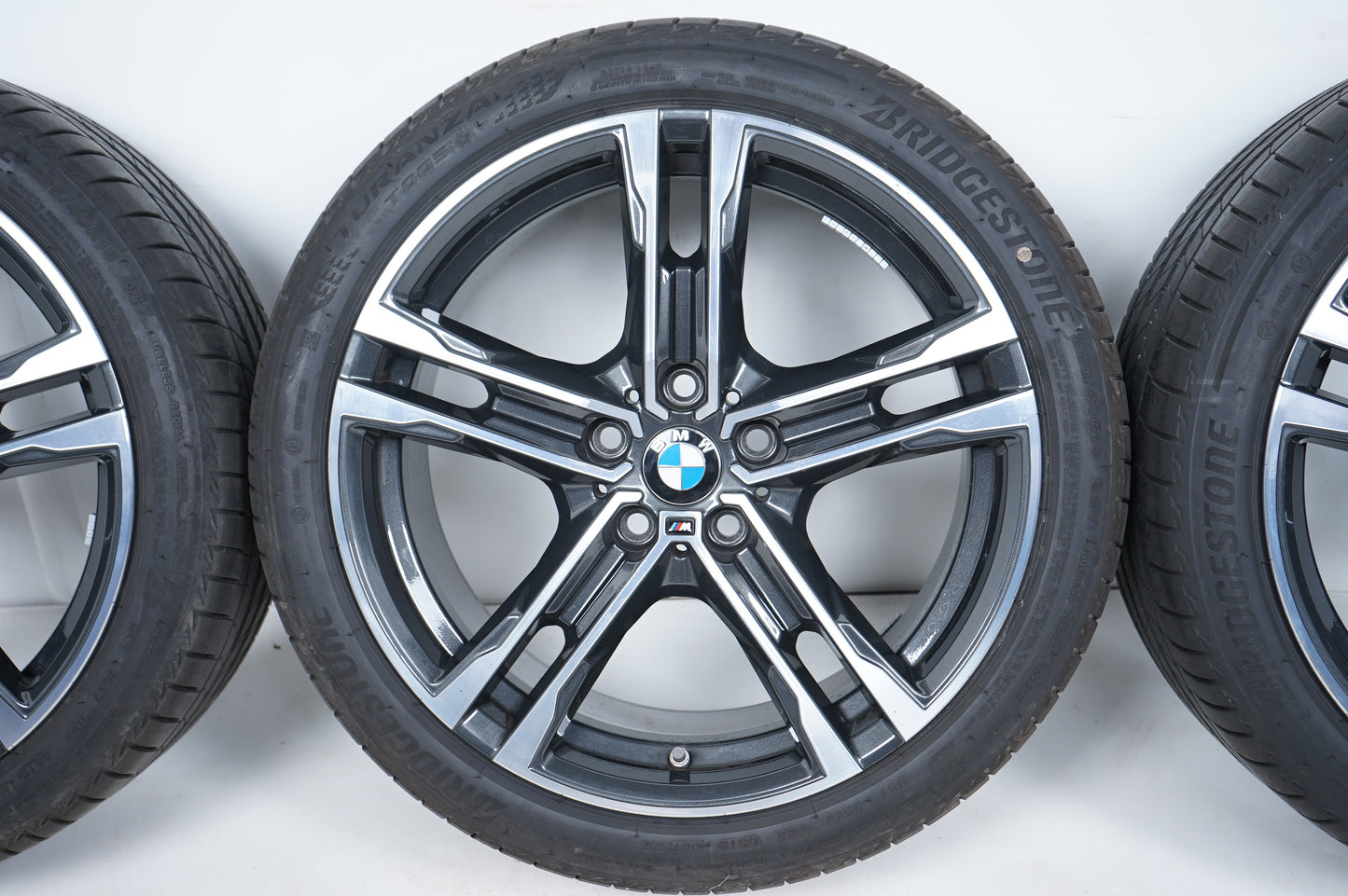 BMW 1er 2er серия F40 F44 18 Zoll 819M Бмв 1-ва 2-ра серия Ф40 Ф44 18 цола 819М летен комплект летни гуми