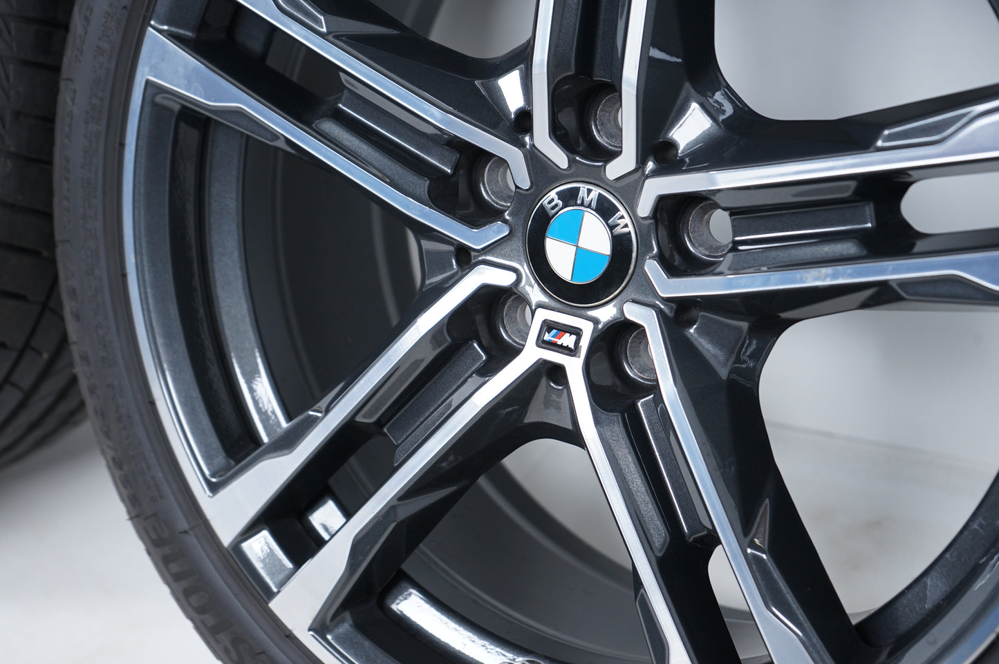 BMW 1er 2er серия F40 F44 18 Zoll 819M Бмв 1-ва 2-ра серия Ф40 Ф44 18 цола 819М летен комплект летни гуми
