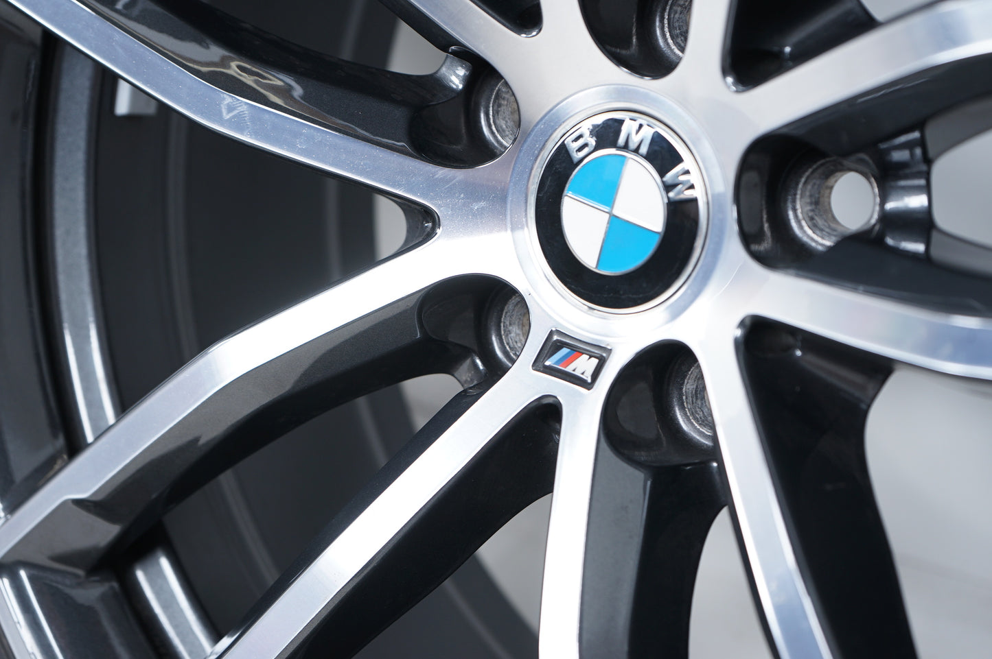 BMW 5er G30 G31 18 Zoll M662 Бмв 5-та серия 18 цола Алуминиеви джанти летен комплект летни гуми