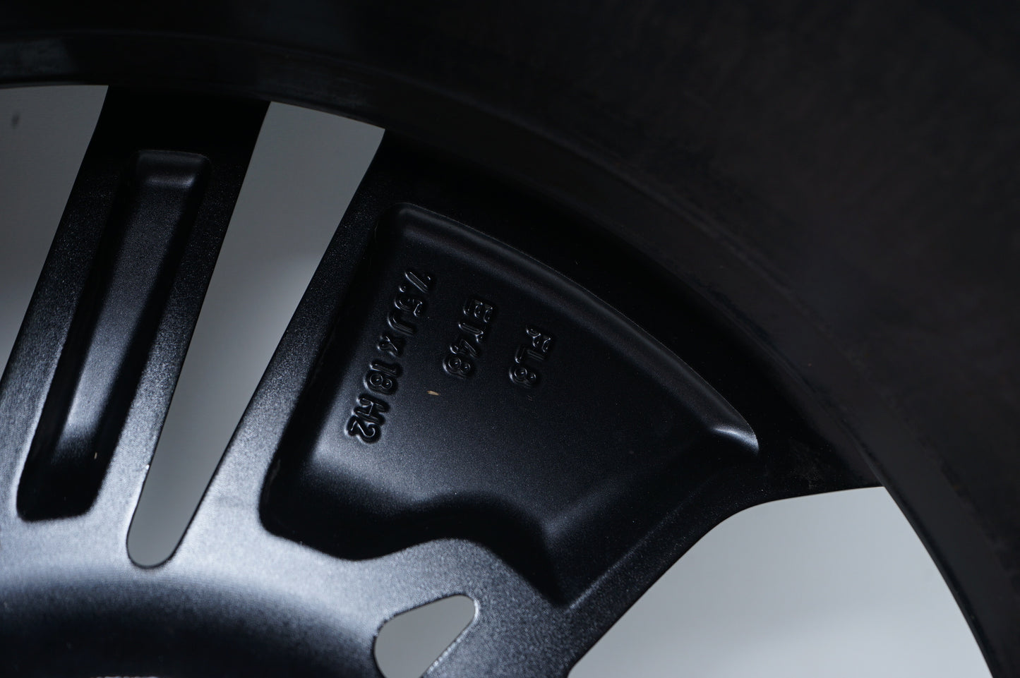 Оригинал Skoda Octavia 4 5E 18 Zoll Шкода Октавиа 4 5Е 18 цола Алуминиеви джанти летен комплект летни гуми