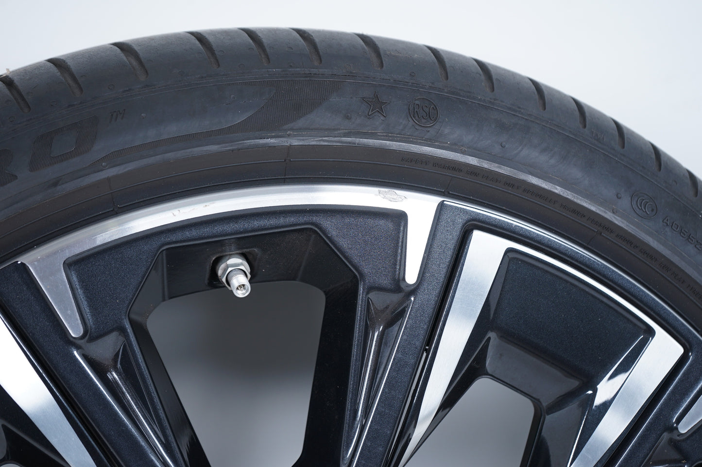 Оригинални BMW X1 X2 F48 F39 20 Zoll Бмв 20 цола джанти M920 летен комплект летни гуми