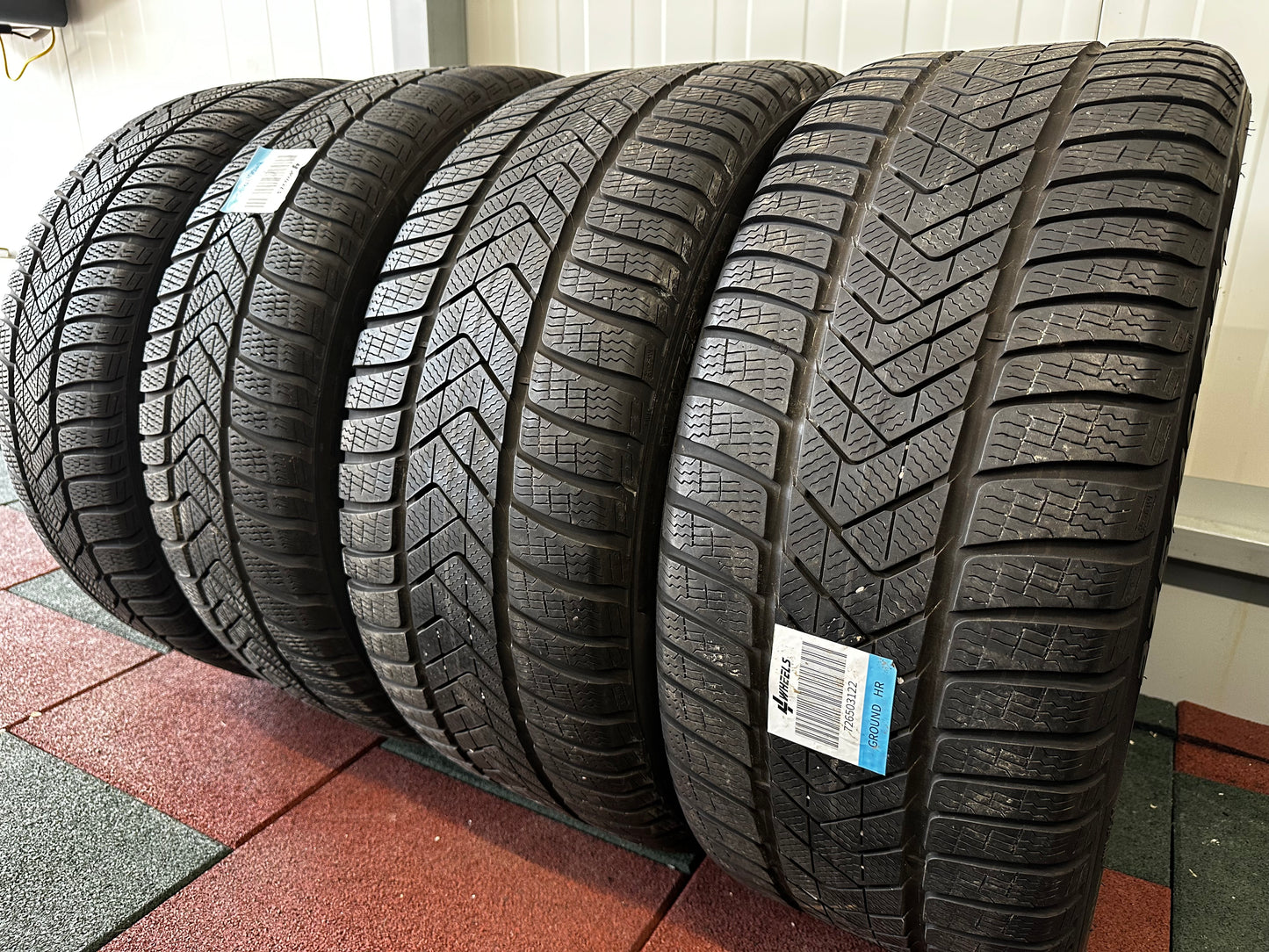 Употребявани зимни Гуми Pirelli 245/45 20 Цола 275/40 20 цола Bmw* Рънфлат 5мм
