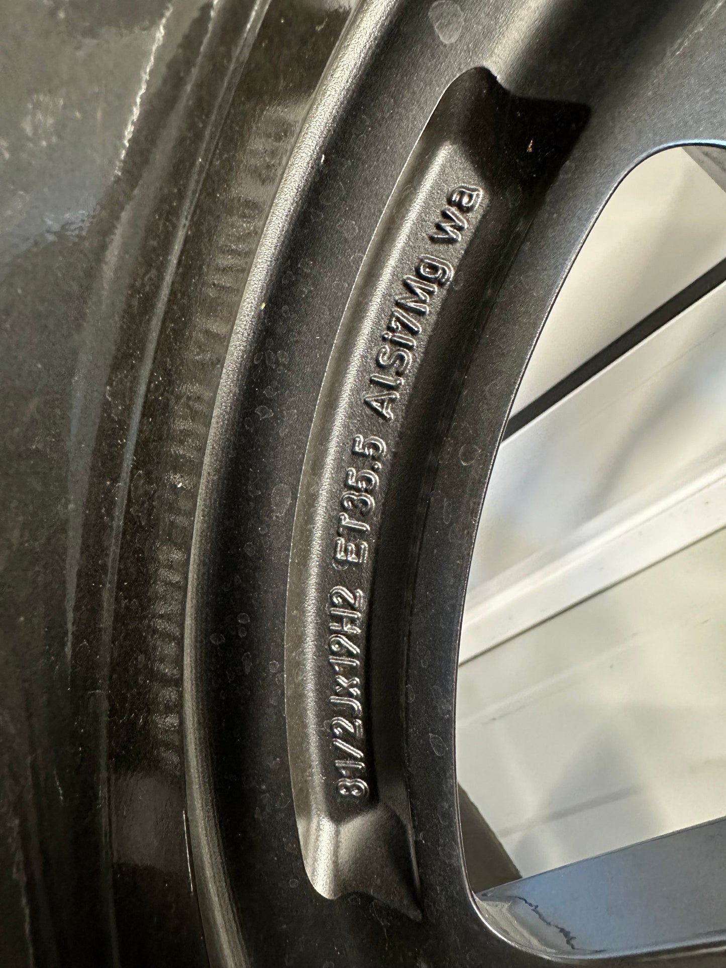 Оригинал като Нови Mercedes E Klasse W214 19 Zoll AMG Мерцедес E класа W214 19 цола AMG летен комплект летни гуми