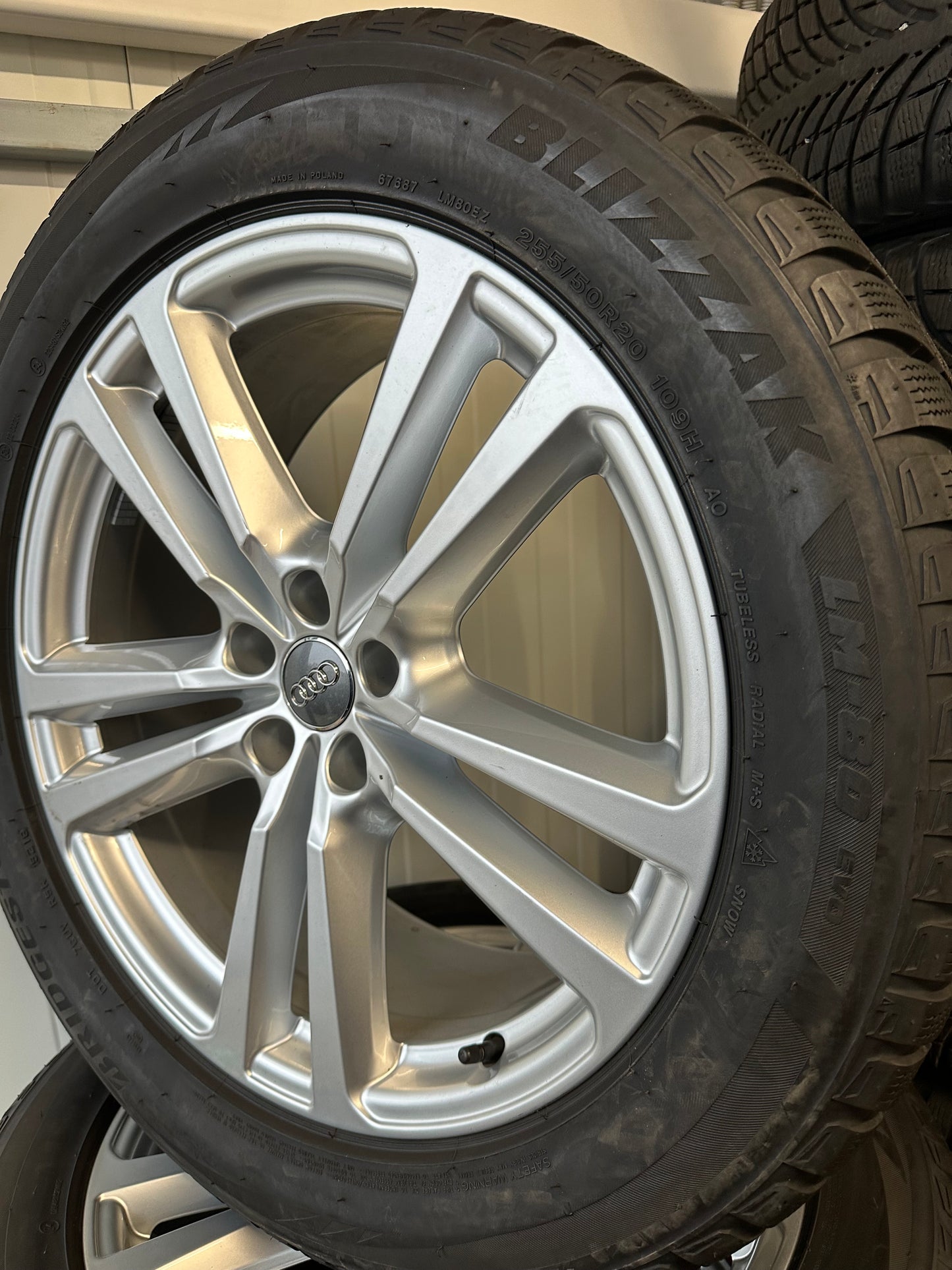 Оригинал Audi Q7 SQ7 4M 20 Zoll Ауди Q7 SQ7 4М Алуминиеви джанти 20 цола зимен комплект зимни гуми