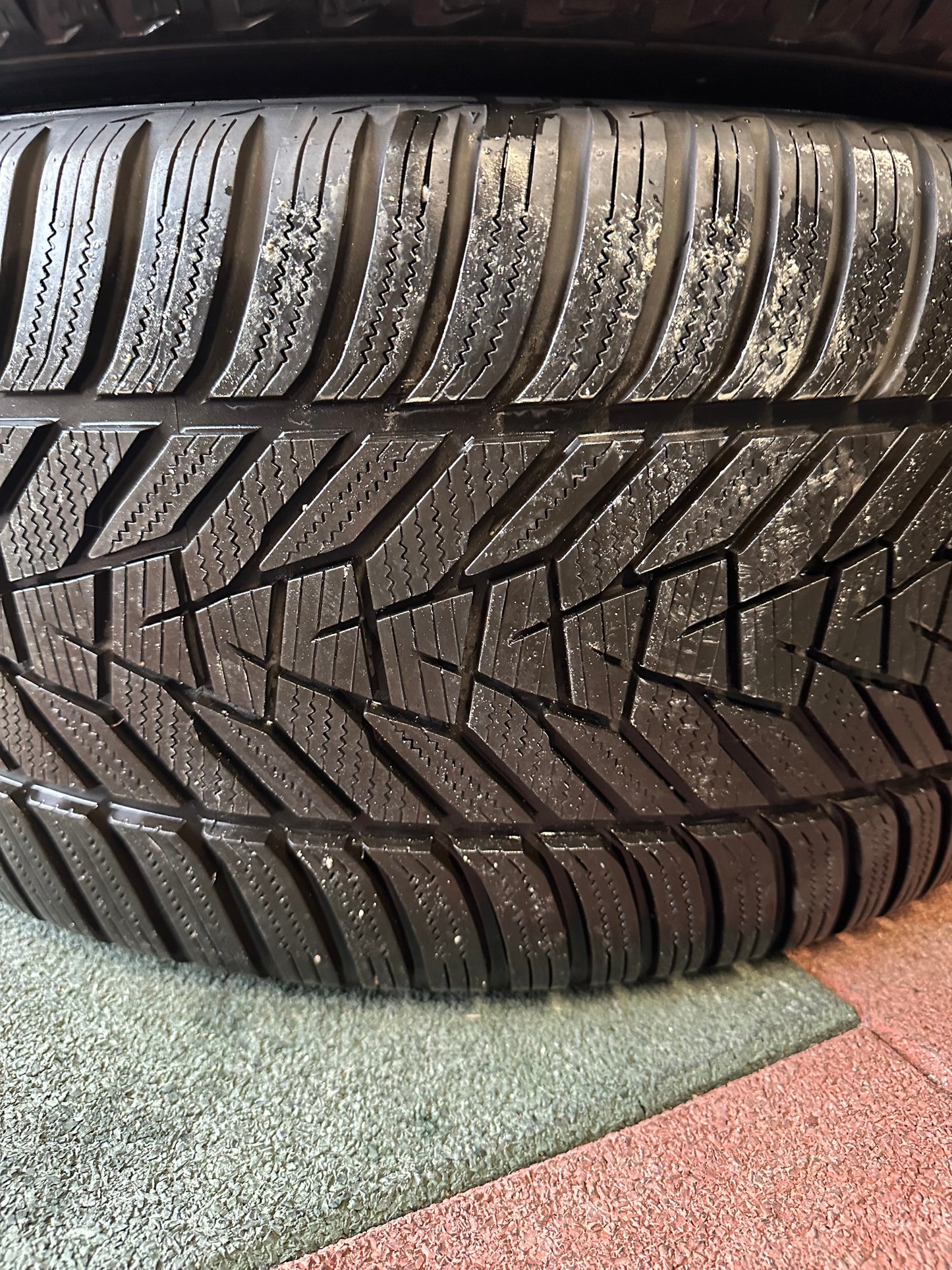 Оригинални BMW X5 X6 G05 G06 21 Zoll 744 Бмв X5 X6 G05 G06 21 цола зимен комплект зимни гуми 5x112