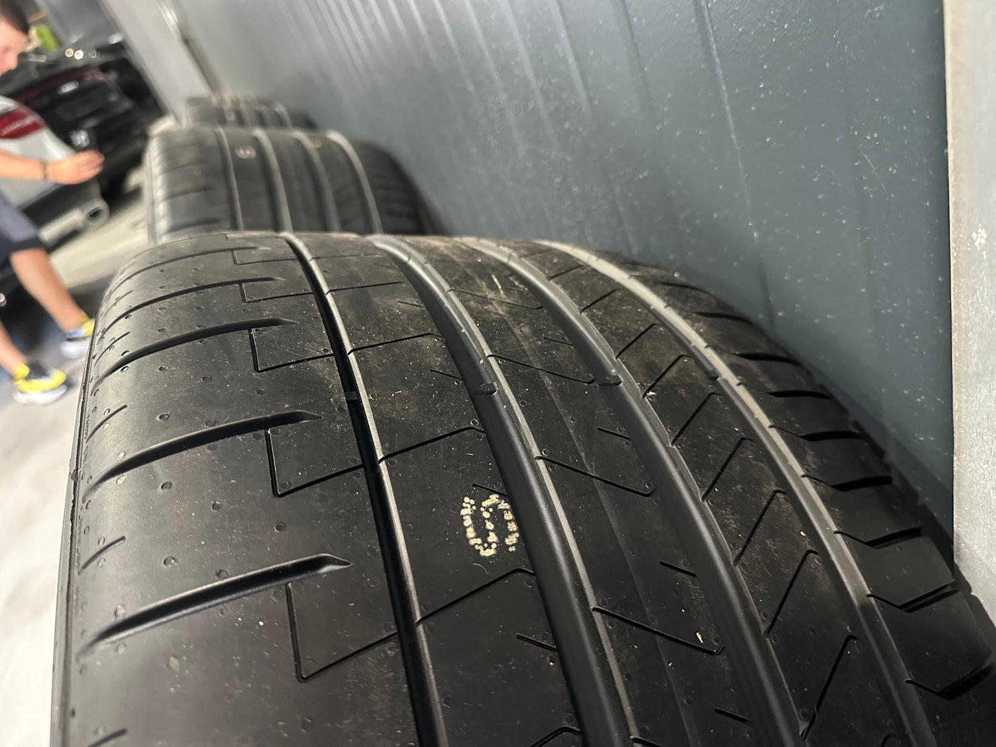 Като Нови Оригинал Porsche Taycan 21 Zoll Алуминиеви джанти Порше Тайкан 21 цола летен комплект летни Гуми