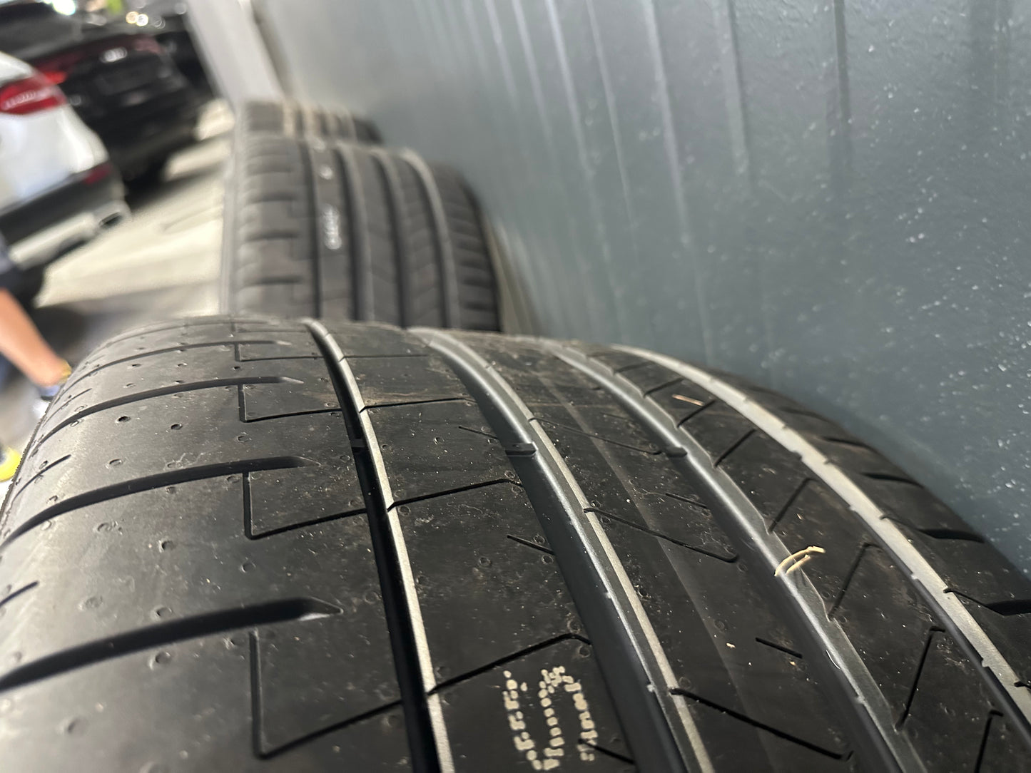 Като Нови Оригинал Porsche Taycan 21 Zoll Алуминиеви джанти Порше Тайкан 21 цола летен комплект летни Гуми