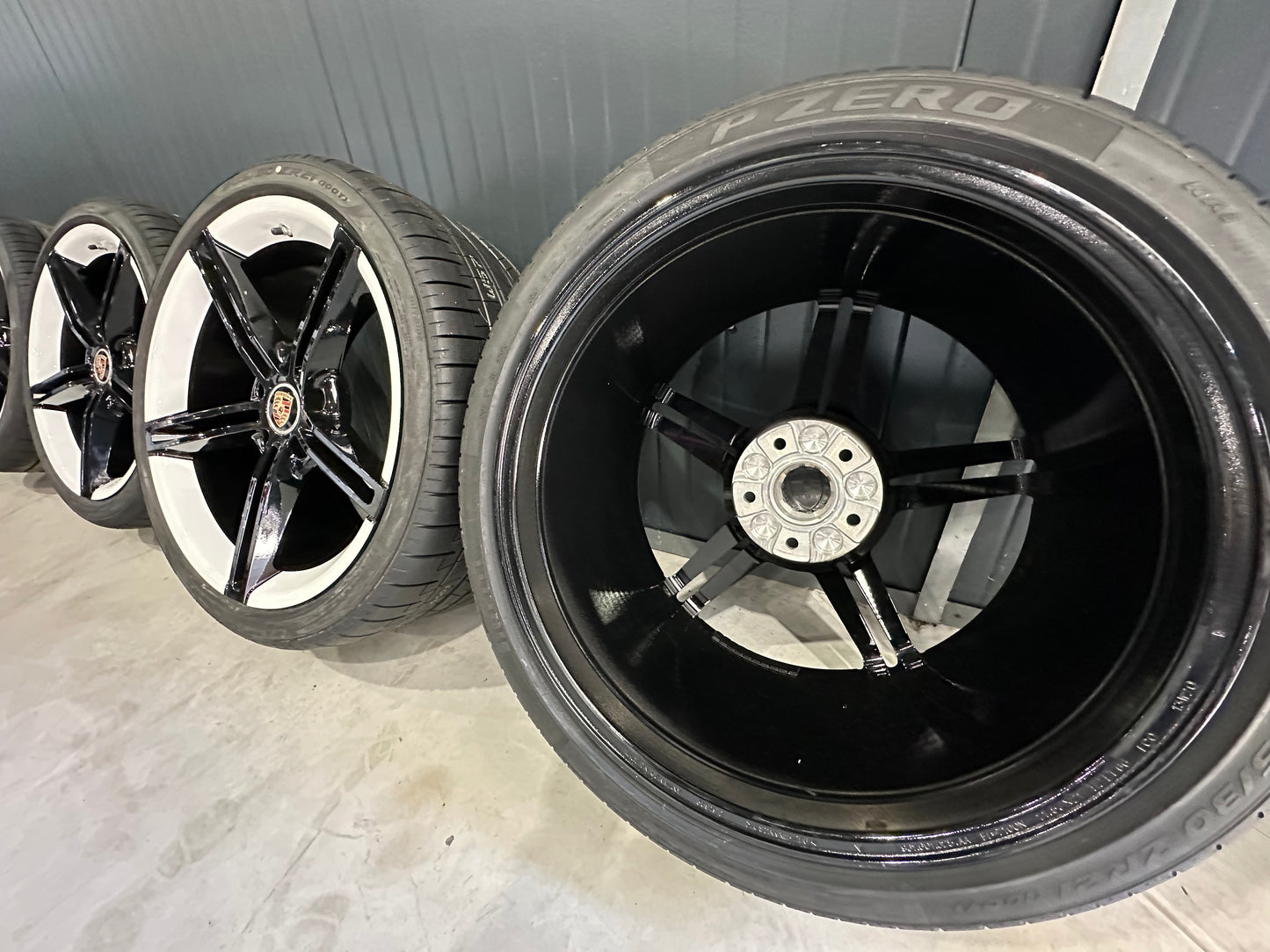 Като Нови Оригинал Porsche Taycan 21 Zoll Алуминиеви джанти Порше Тайкан 21 цола летен комплект летни Гуми