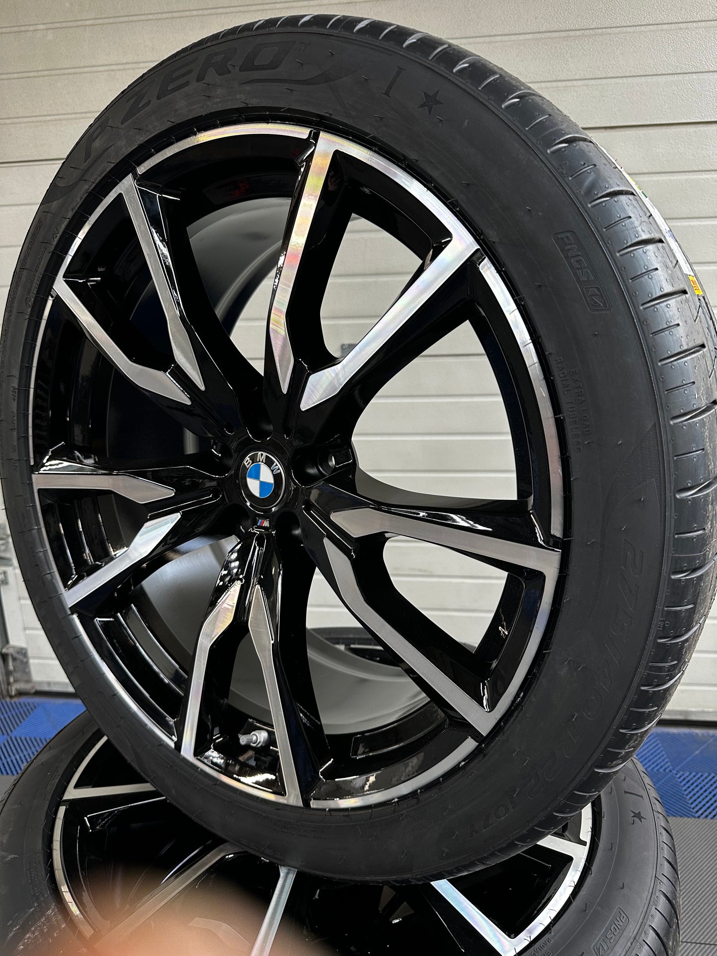 Като Нови Оригинал BMW X7 G07 22 Zoll 755M Бмв X7 G07 22 цола джанти летен комплект летни гуми