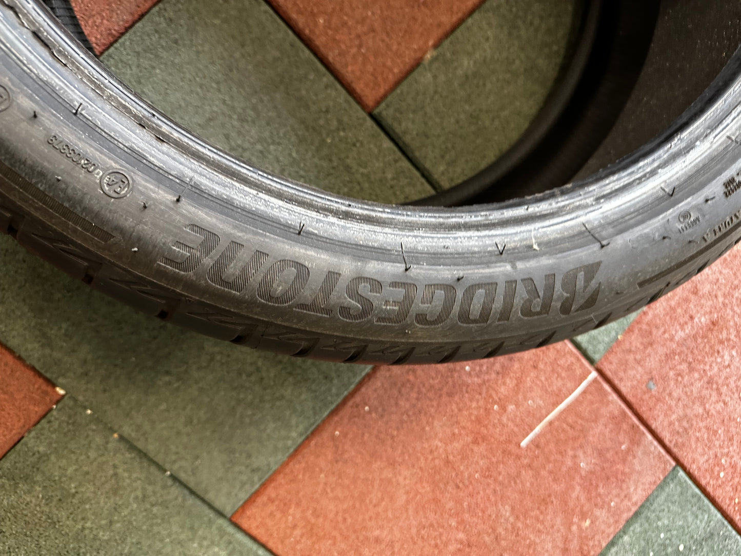 2 x Употребявани Като Нови летни Гуми Bridgestone 285 35 20 Цола Mercedes S Klasse 285 35 20 Zoll Мерцедес С Класа