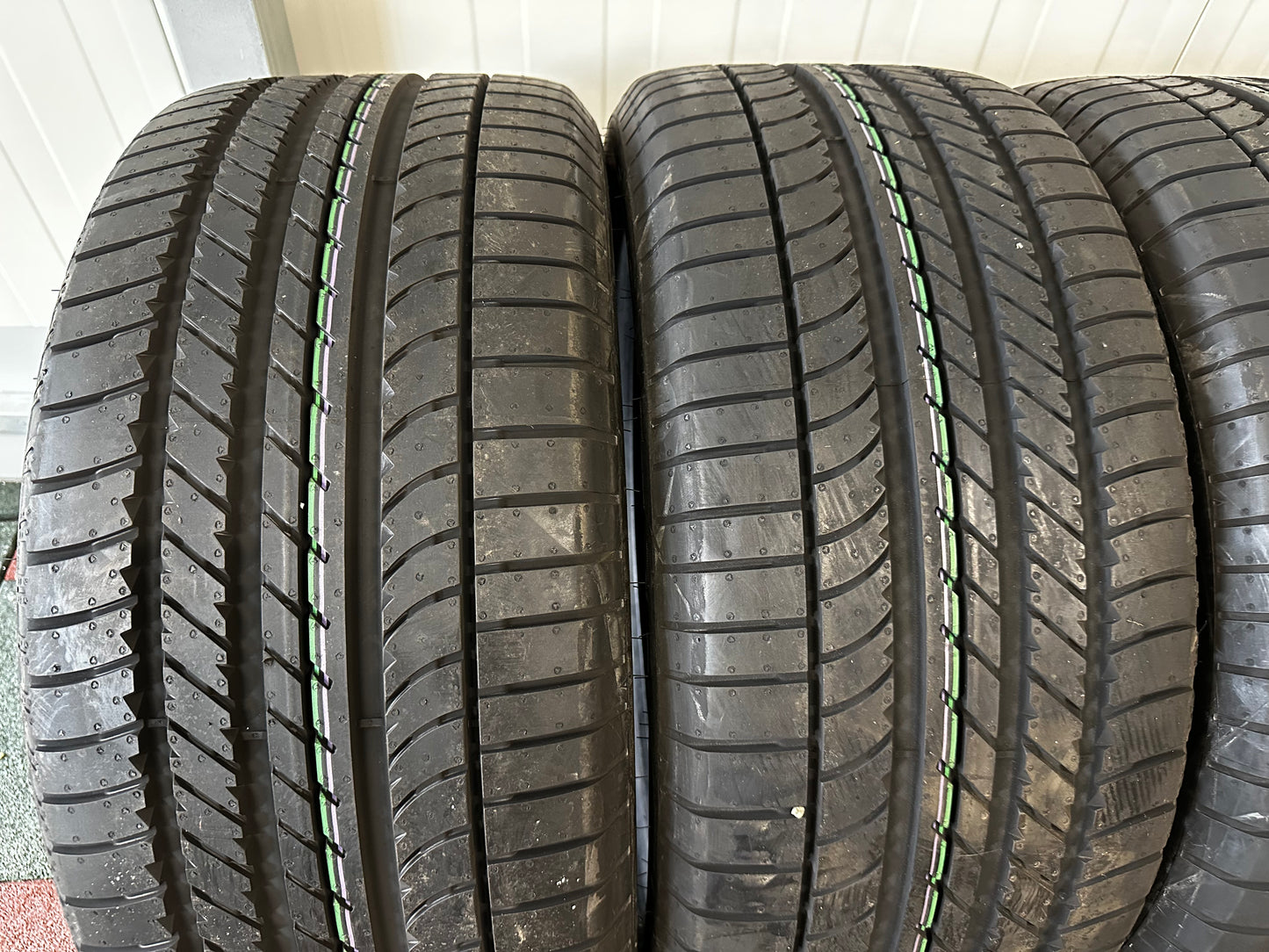 Употребявани Като Нови летни Гуми Goodyear 295 40 22 Цола Mercedes G Klasse 295 40 22 Zoll Мерцедес Г Класа