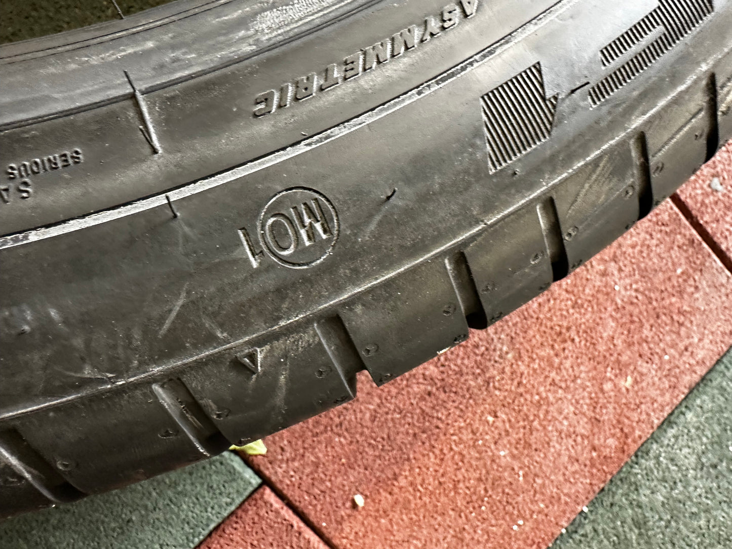 Употребявани Като Нови летни Гуми Goodyear 295 40 22 Цола Mercedes G Klasse 295 40 22 Zoll Мерцедес Г Класа