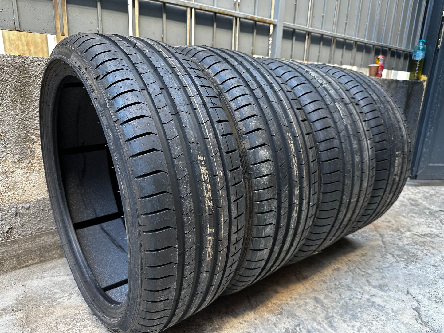 Употребявани Като Нови летни Гуми Pirelli Runflat 245/35 20 - 275/30 20 Цола Пирели Рънфлат Mercedes Bmw Мерцедес Бмв