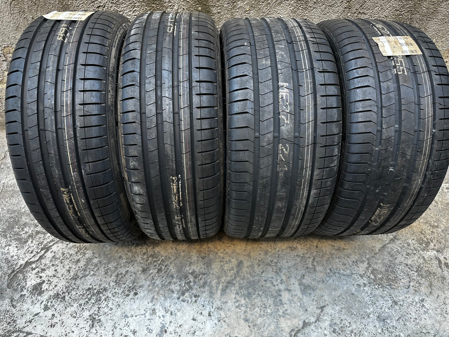 Употребявани Като Нови летни Гуми Pirelli Runflat 245/35 20 - 275/30 20 Цола Пирели Рънфлат Mercedes Bmw Мерцедес Бмв