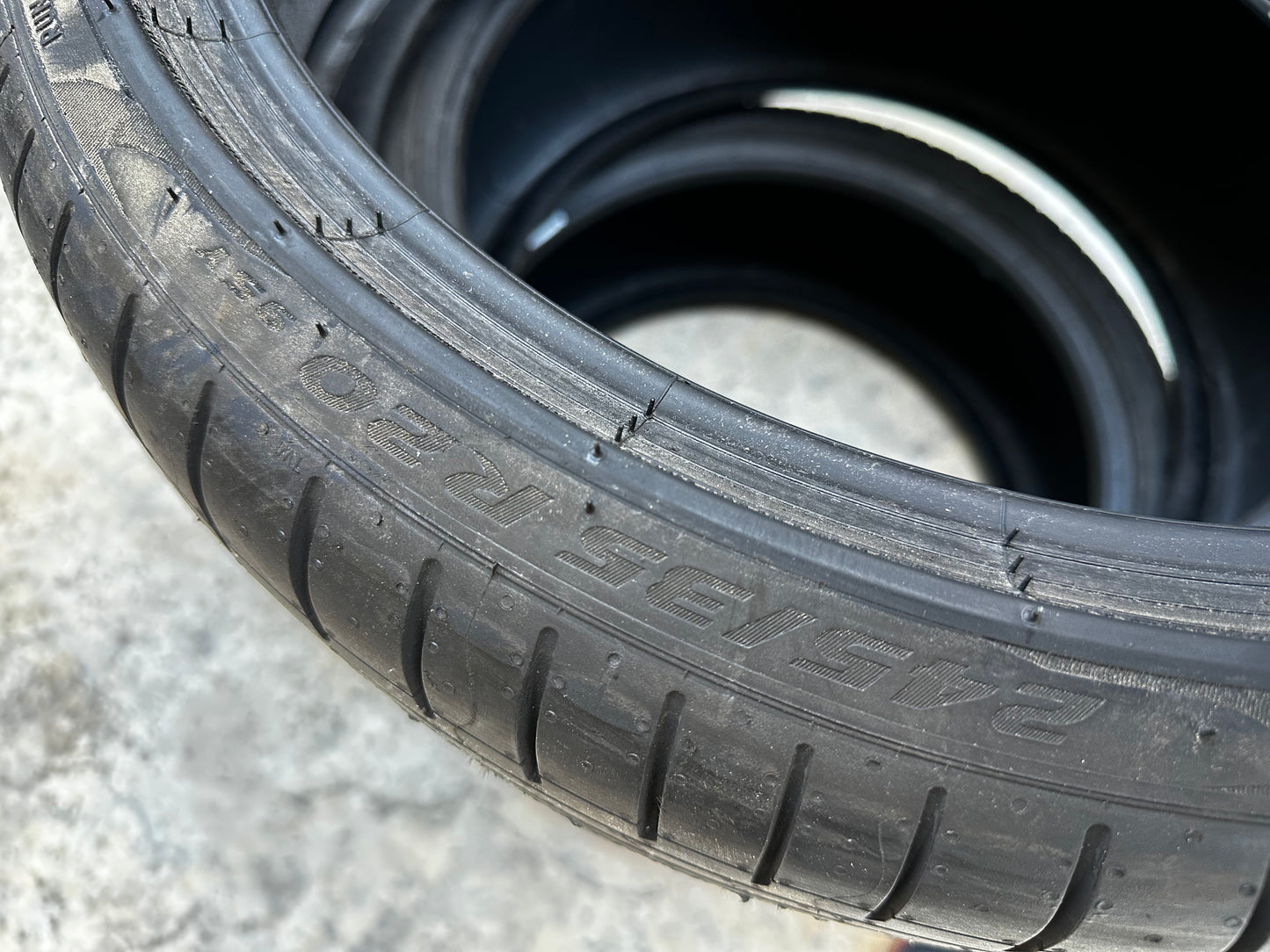 Употребявани Като Нови летни Гуми Pirelli Runflat 245/35 20 - 275/30 20 Цола Пирели Рънфлат Mercedes Bmw Мерцедес Бмв